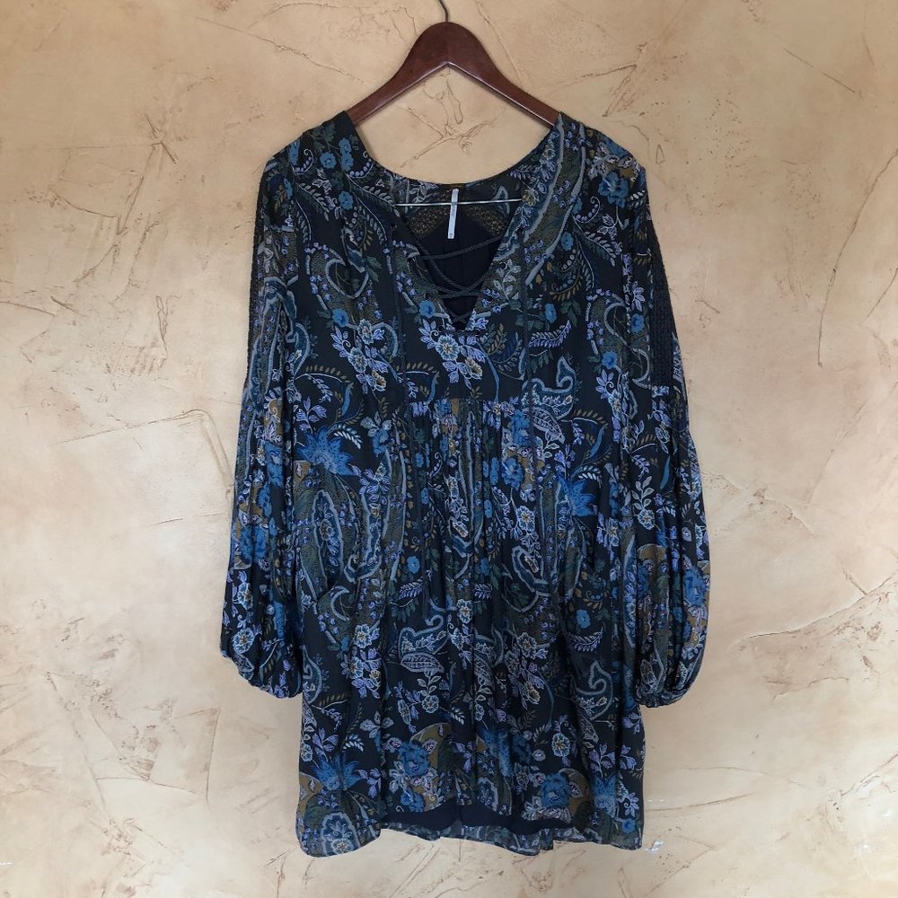 Free people blue paisley dress with pockets
